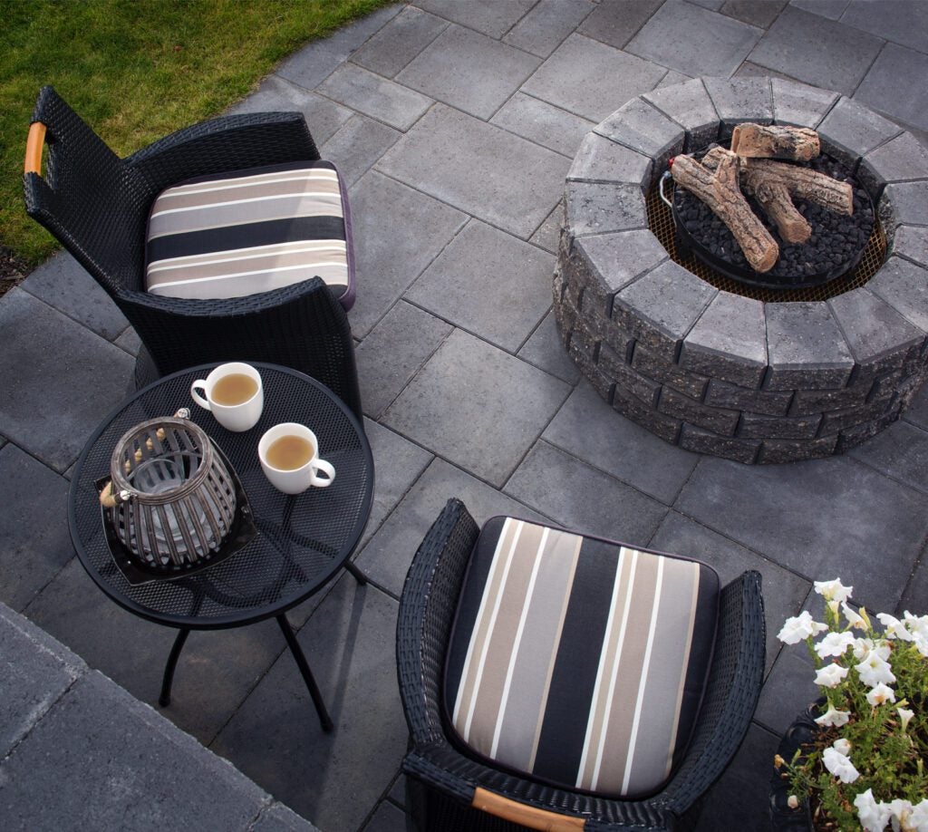 THREE-PIECE MODULAR PAVER PATTERNS GRANA SLAB