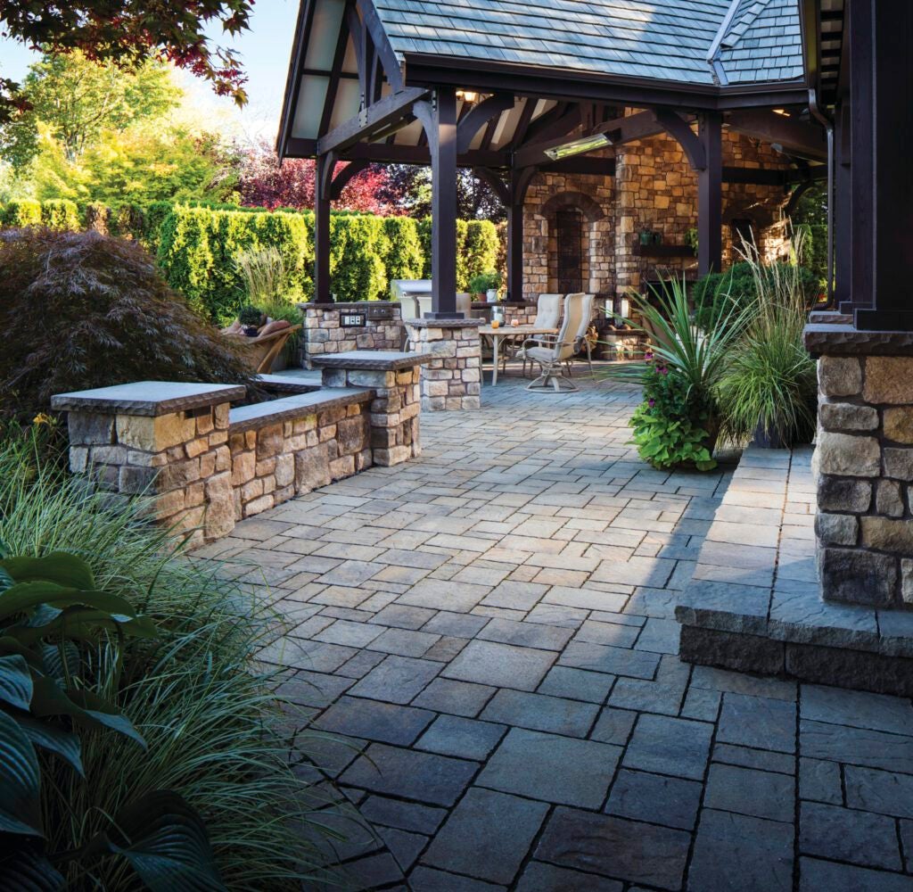 FOUR-PIECE MODULAR PAVER PATTERNS