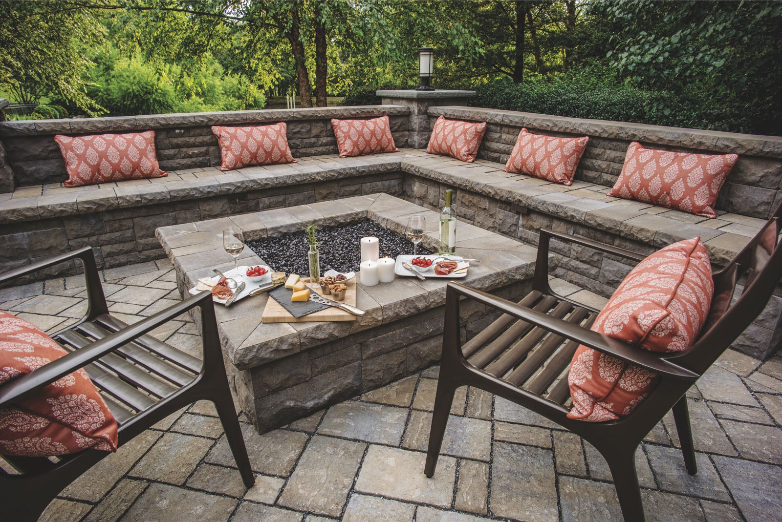 5 Tips For Designing A Patio Around A Fire Pit - Belgard