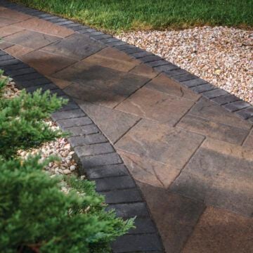 Paver Edging Contrasting Border