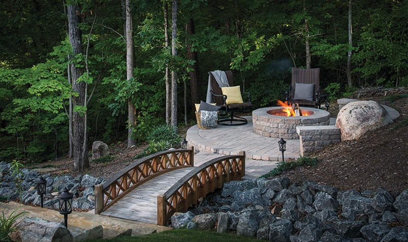 JAW-DROPPING CUSTOM FIRE PIT PATIOS MADE WITH PAVERS