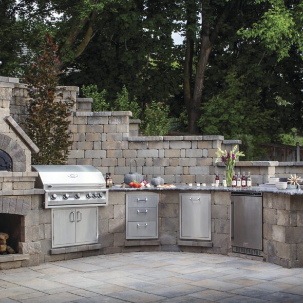 BuiltIn Outdoor Grill Design Ideas & Inspiration from Belgard