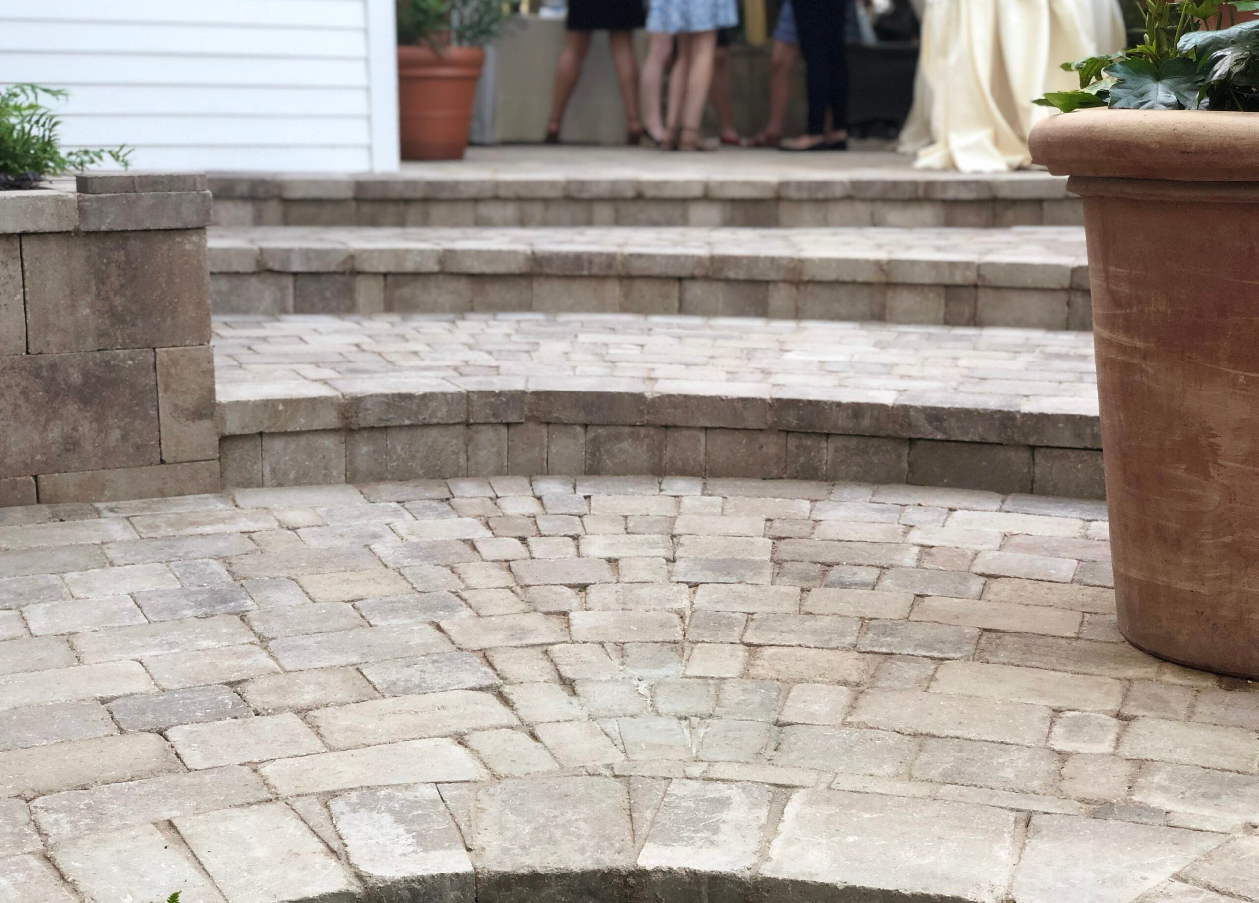 Curved terrace landings