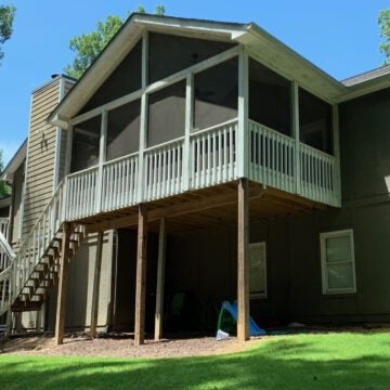 elevated deck remodel before