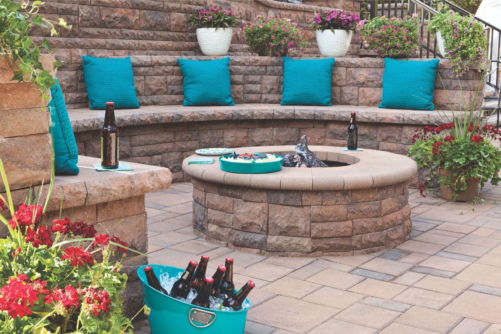 Belair Wall fire pit with seat walls