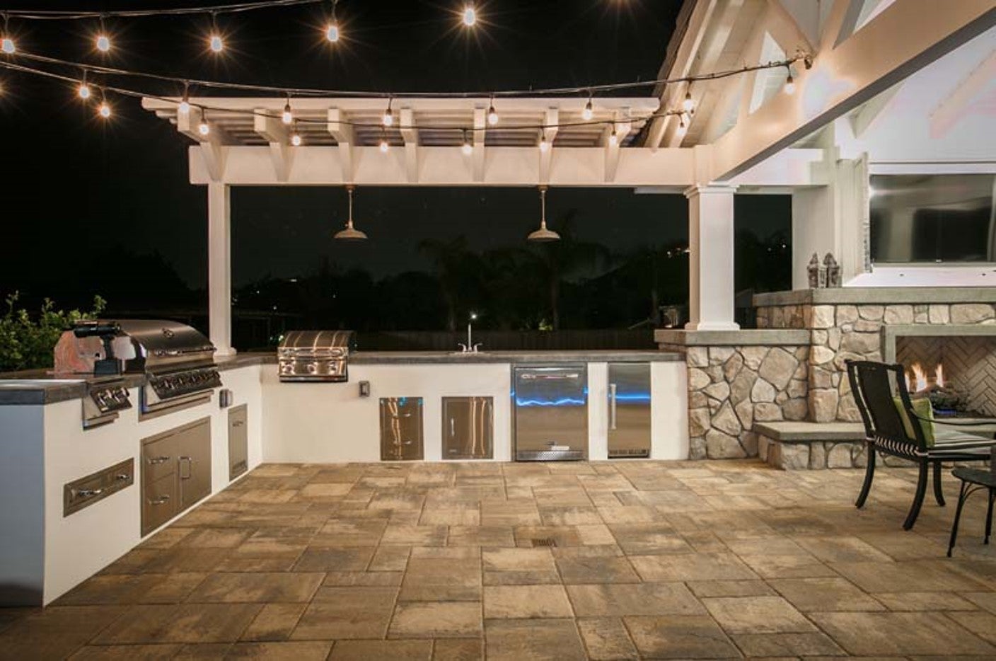 Outdoor Kitchen Paver Patio - ©2018 Western Outdoor Design & Build