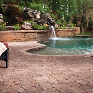 Dublin Cobble® pool deck