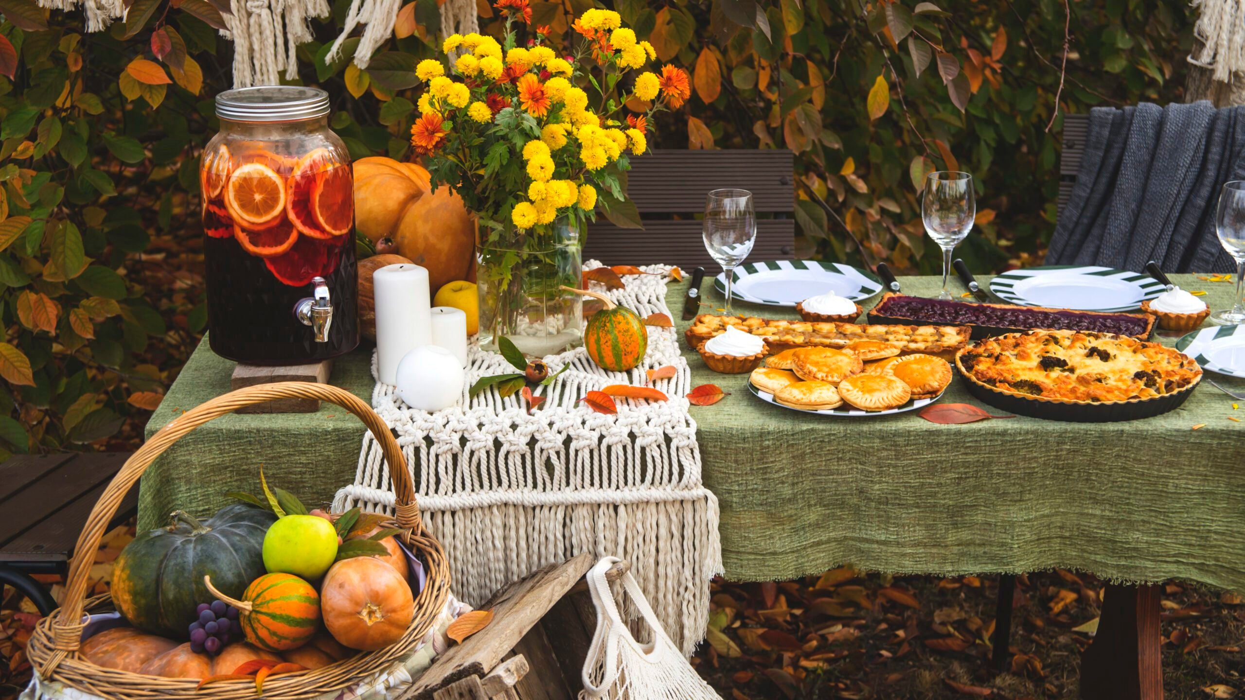 festive fall outdoor dining