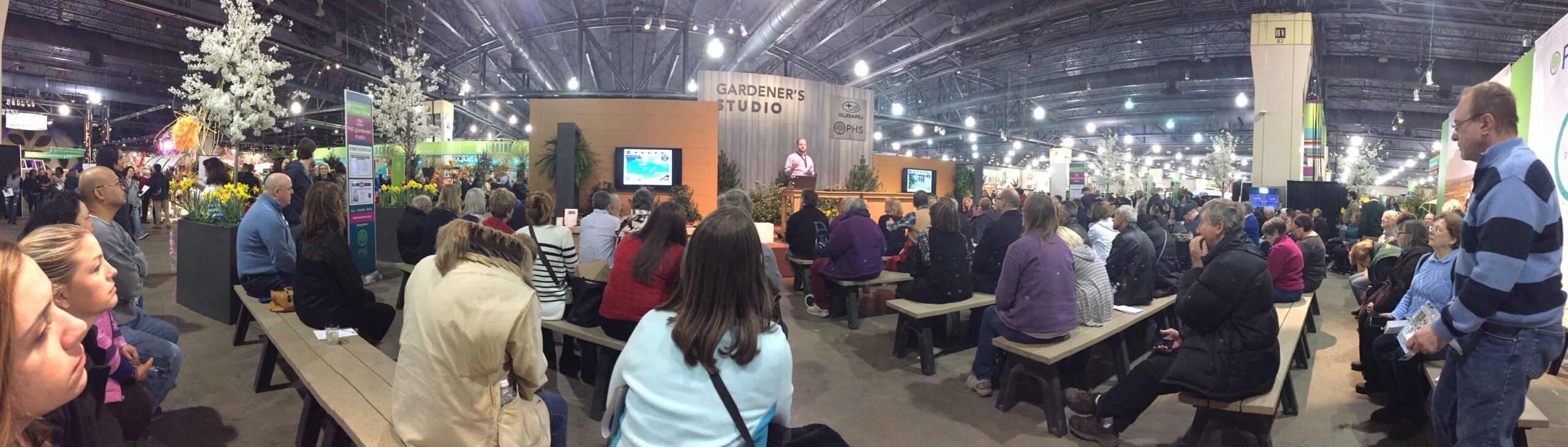Belgard's Joe Raboine gives a seminar on using 3-D design technology to plan landscape and outdoor living projects.