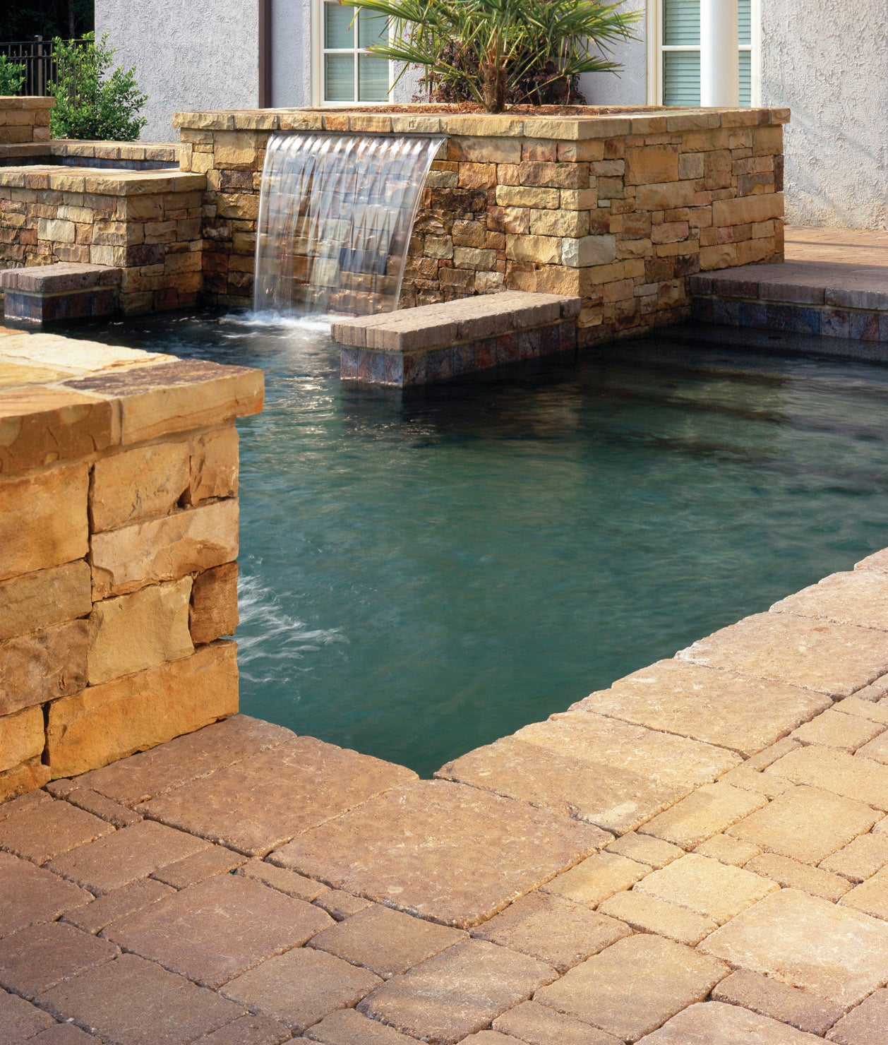 Mega-Bergerac® pool deck