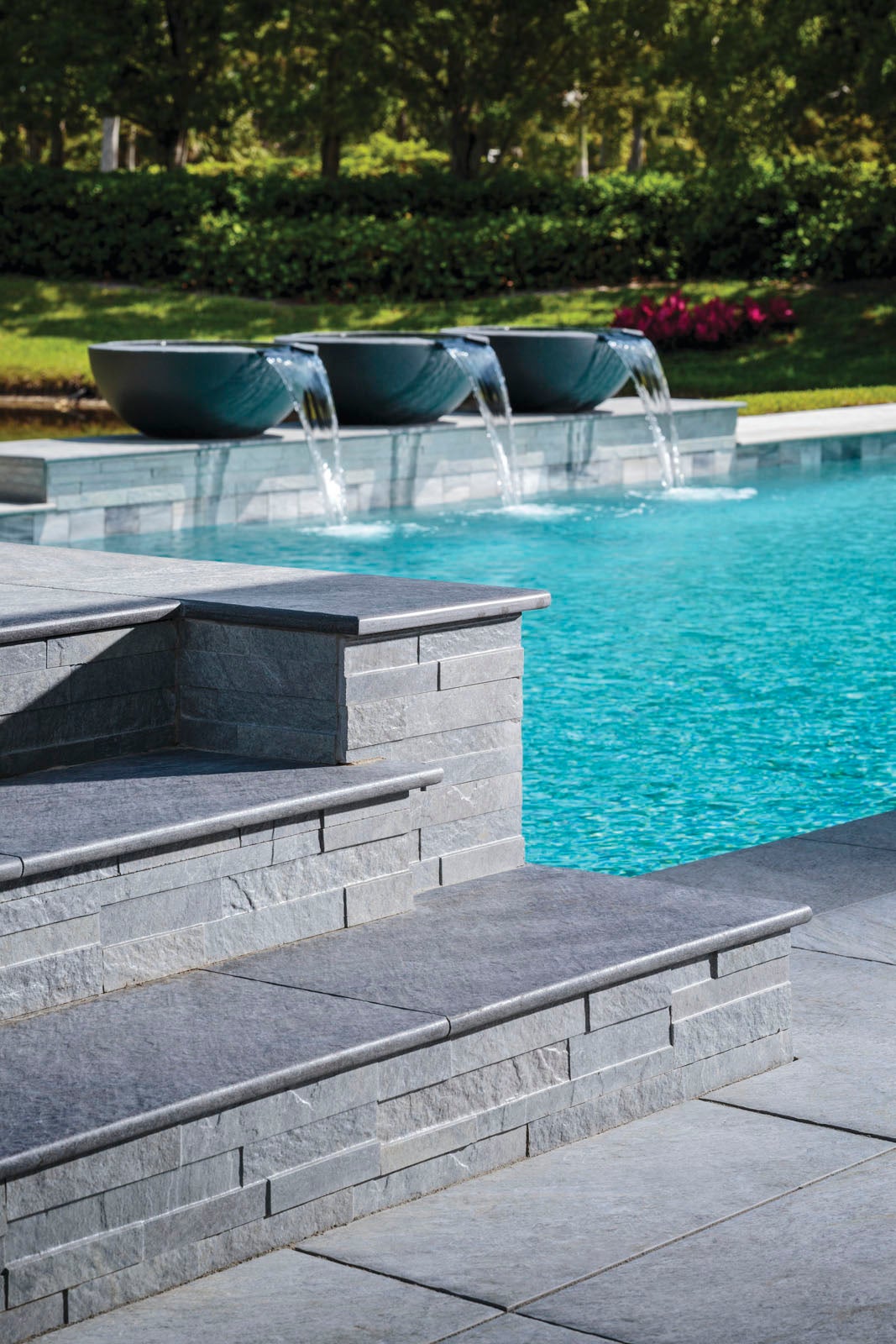 Quatziti Paver Steps PoolScape