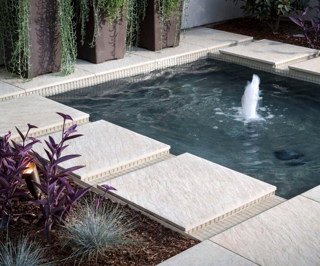 Quartziti Pavers Water Feature