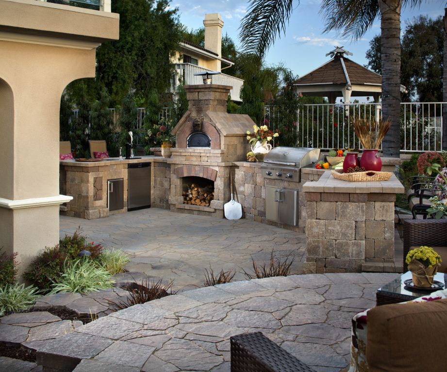 The Ultimate Outdoor Kitchen