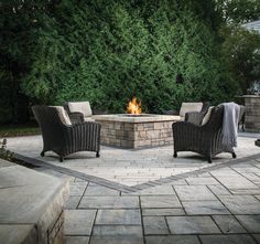 Outdoor Fireplace and Fire Pit Design Ideas