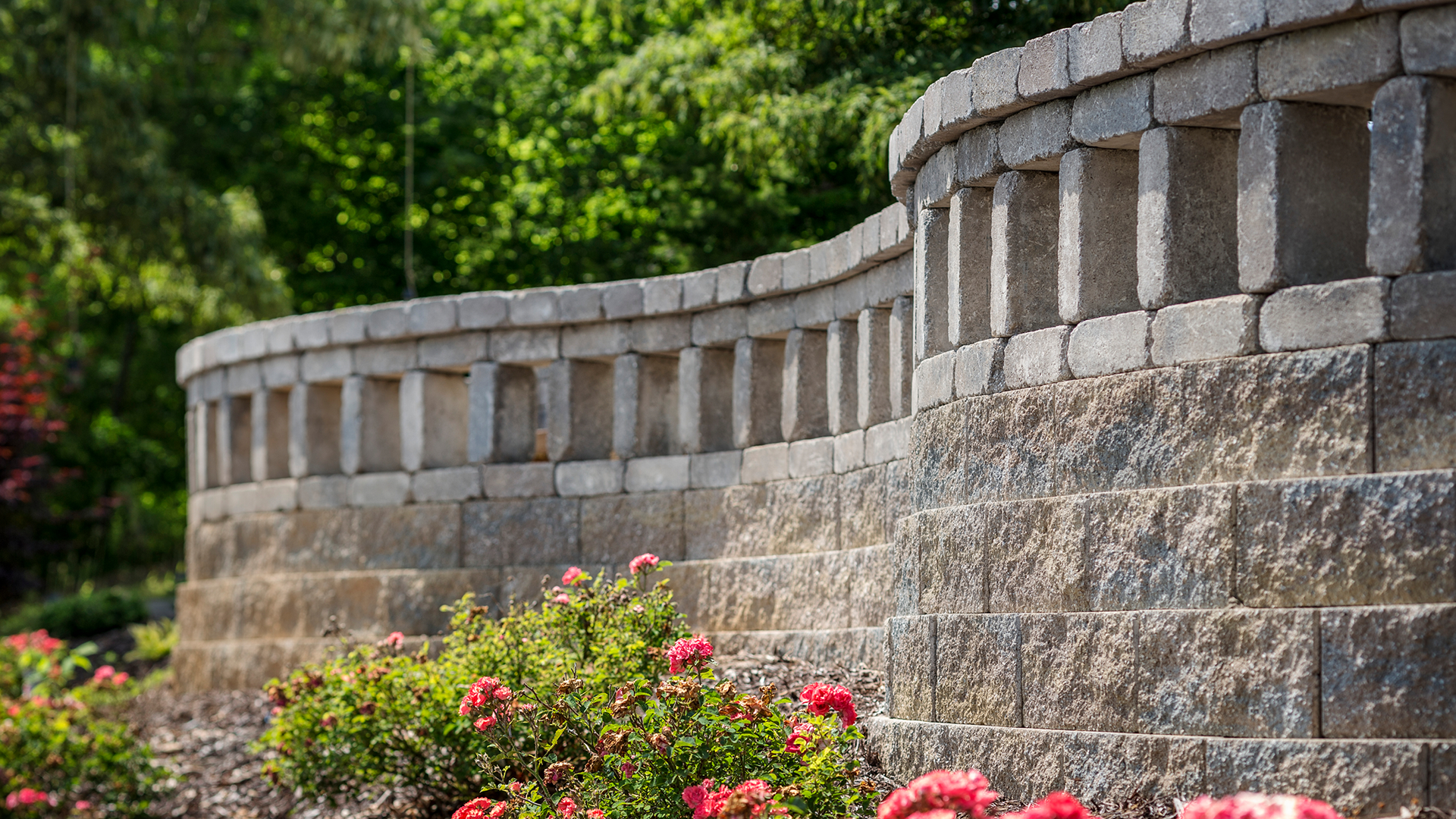 Diamond Pro StoneCut Belgard Wall Hero Image 01