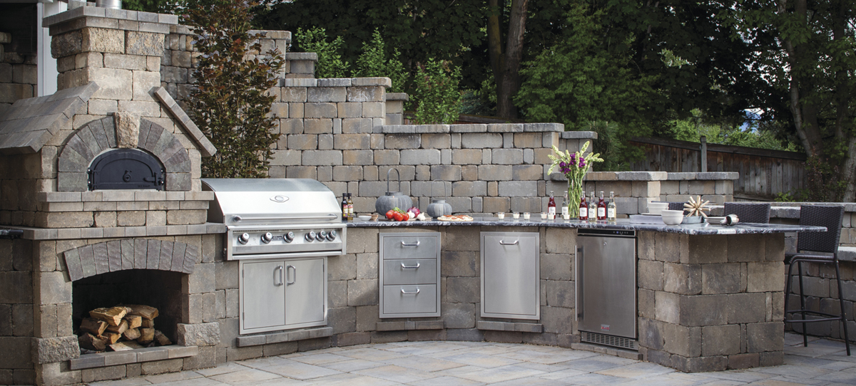 Find Out What's Cooking in the Latest Outdoor Kitchen Design Trends