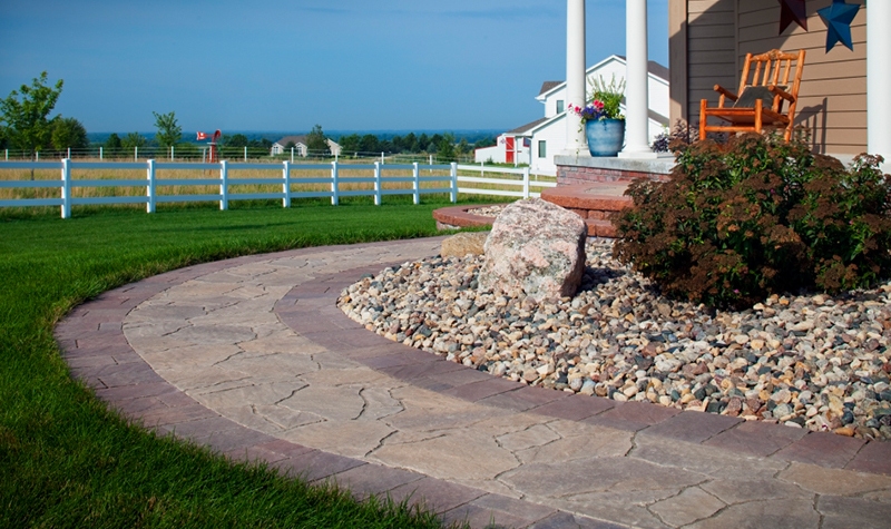 Paver Walkways: Interlocking Concrete Pavers for Pathways