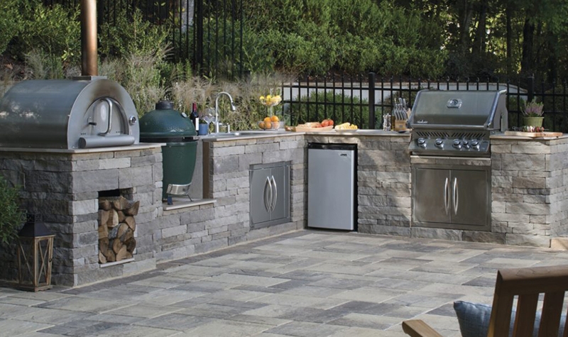 Spice Up Your Style With These Hot Outdoor Kitchen Trends