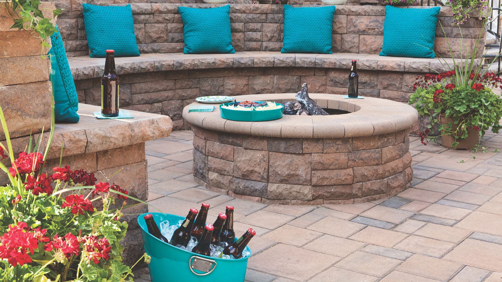 Belair Wall fire pit with seat walls