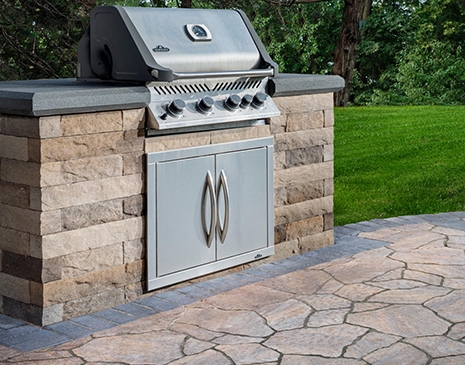 Chicago Paver Outdoor Grill Island & Kitchens