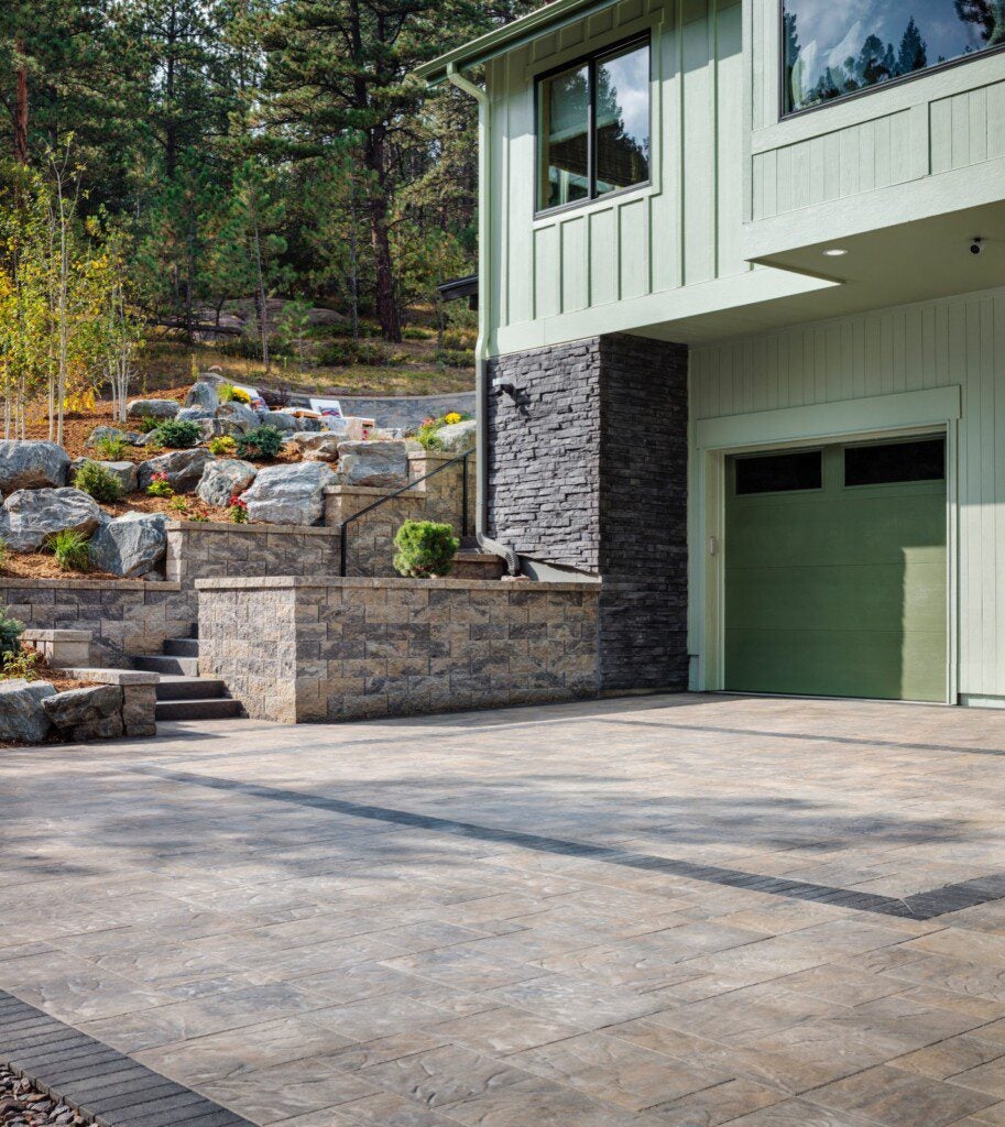 Hardscape driveway 