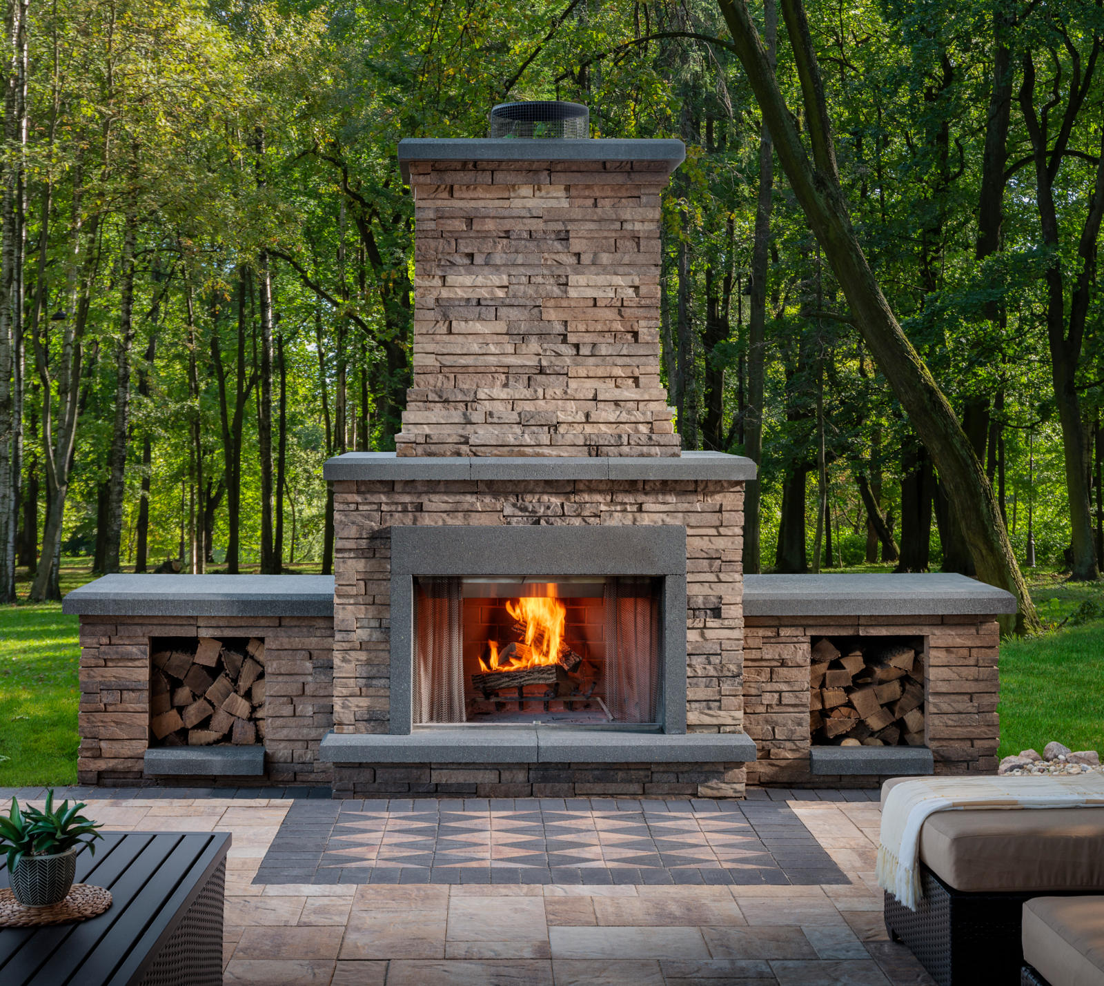 Outdoor Fireplaces | Modern Pre-Built Fireplaces