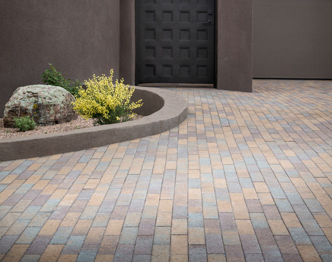 circle driveway in front of house