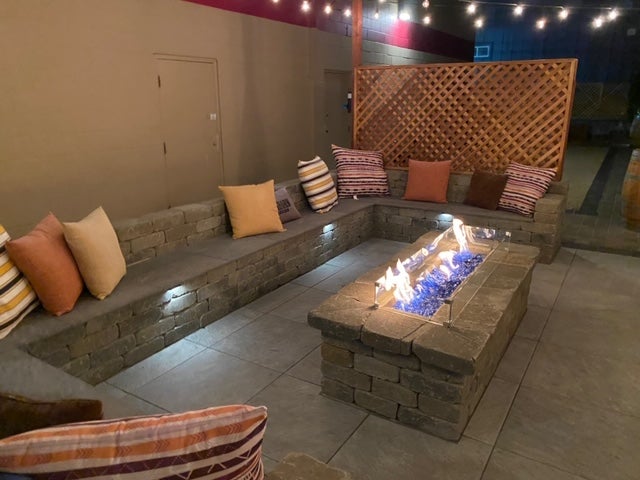 Belgard Pavers Sièges et idées d’éléments de feu Prix HNA