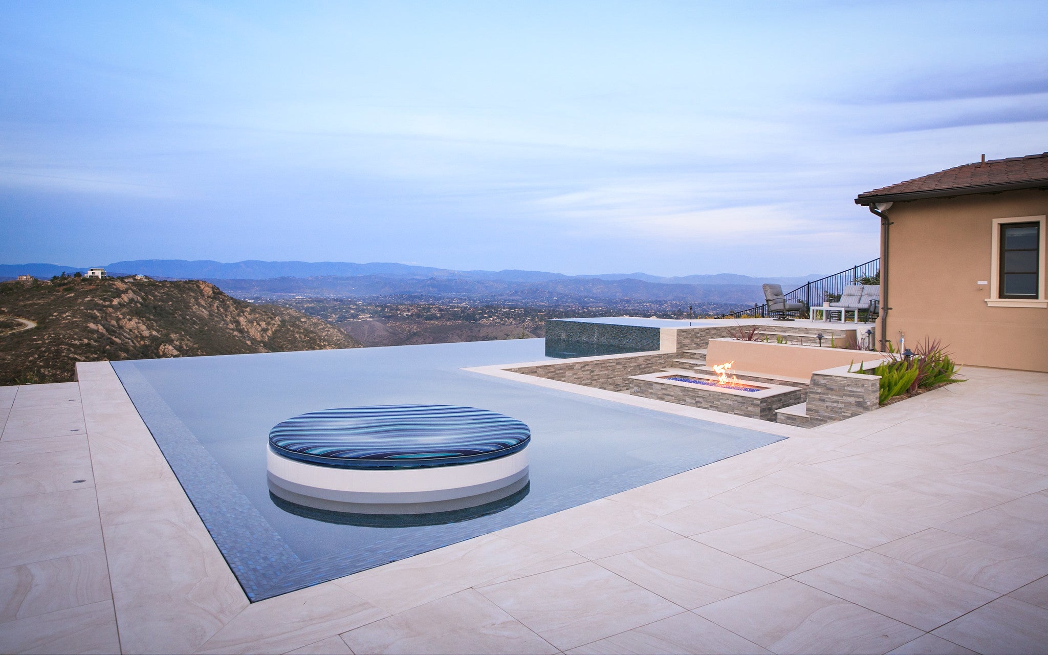 Pavés de piscine en porcelaine résidentiels Belgard
