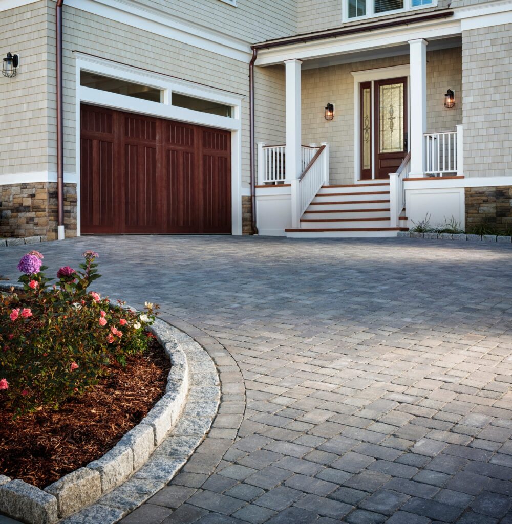 landscaped round driveway
