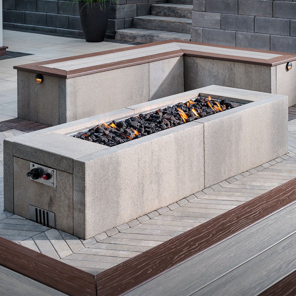 Formes d’art Belgard et table de feu.