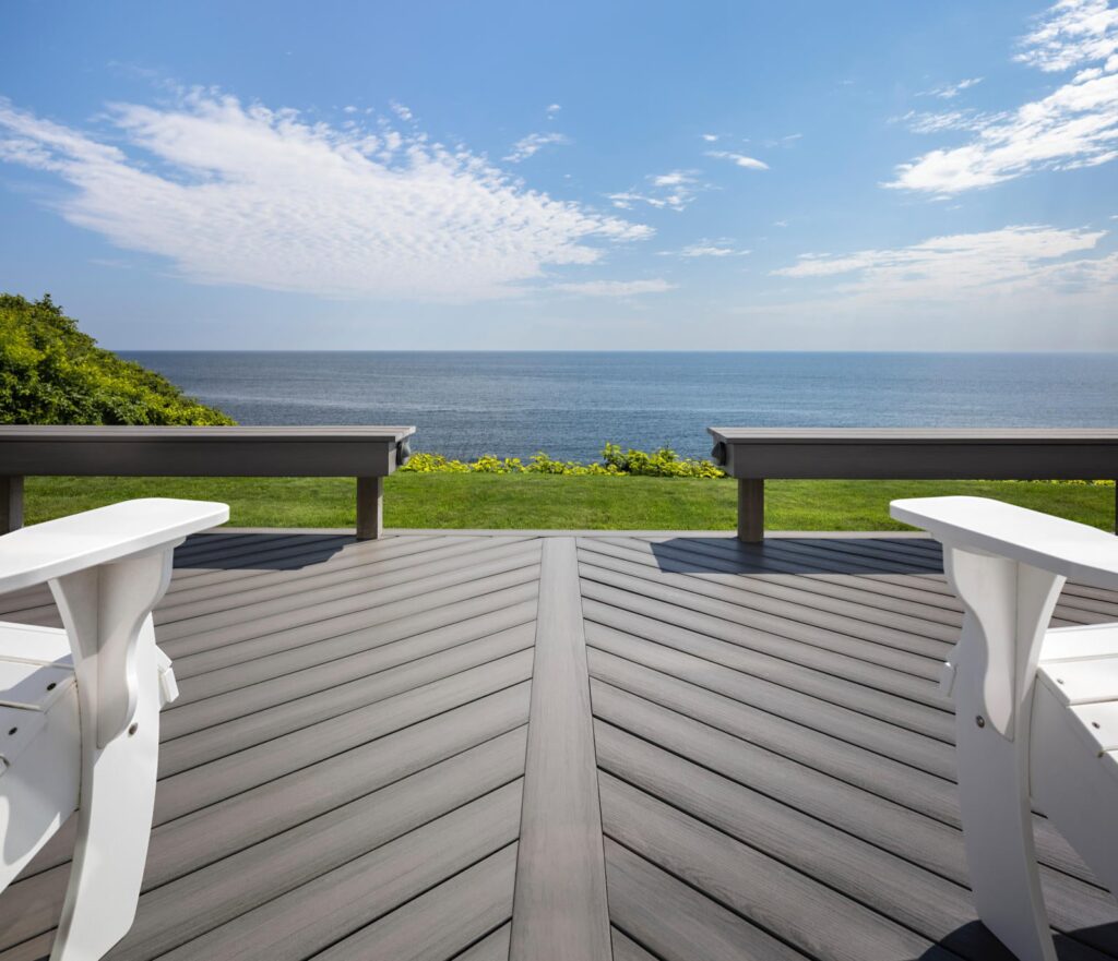 Terrasse composite MoistureShield® Meridian™.