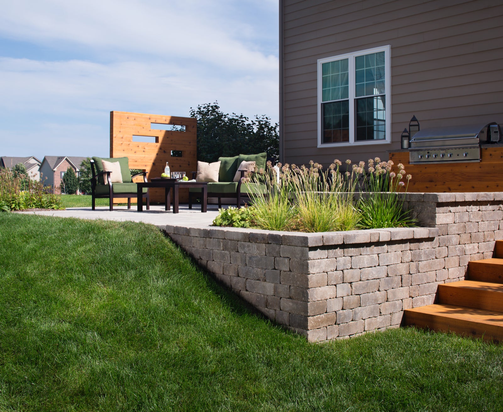 Jardinières encastrées pour murs de patio en pierre de Weston™